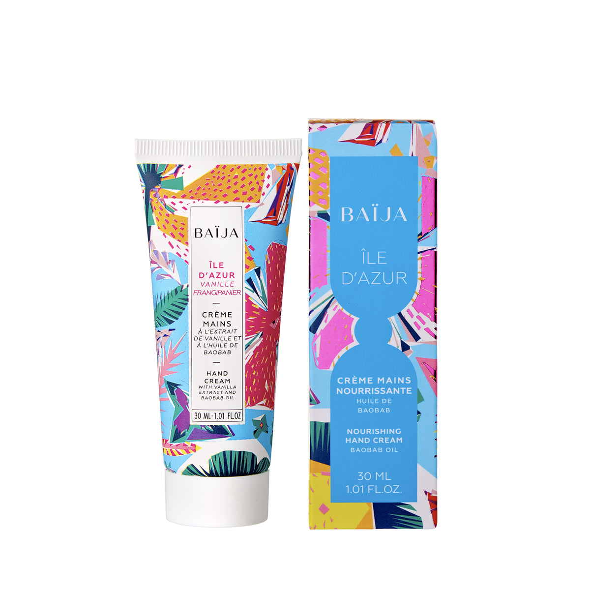 Packshot de la crème mains nourrissante Île d’Azur de Baïja, au parfum de vanille et de frangipanier. Formulée à l’extrait de vanille et à l’huile de baobab, cette crème pour les mains de 30 ml est présentée dans un tube souple aux motifs tropicaux multicolores, mêlant bleu azur, rose, jaune et feuillages exotiques. Le tube est accompagné de son étui cartonné assorti, sur fond blanc.