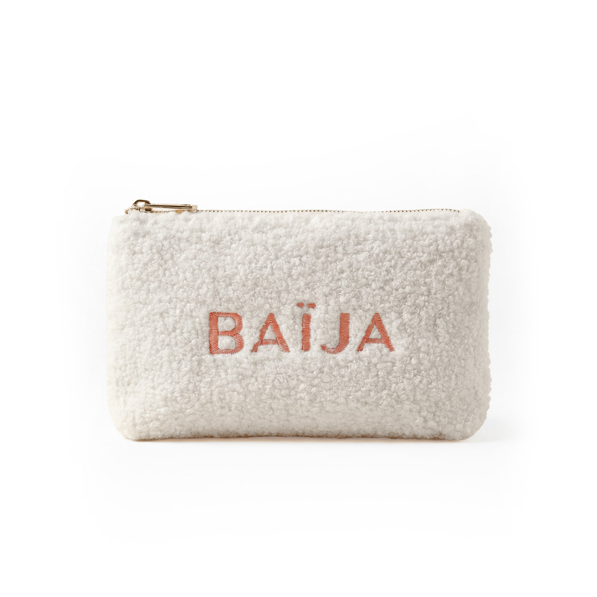 Trousse de rangement Baïja en tissu bouclette écru, fermeture zippée dorée et logo brodé ton corail