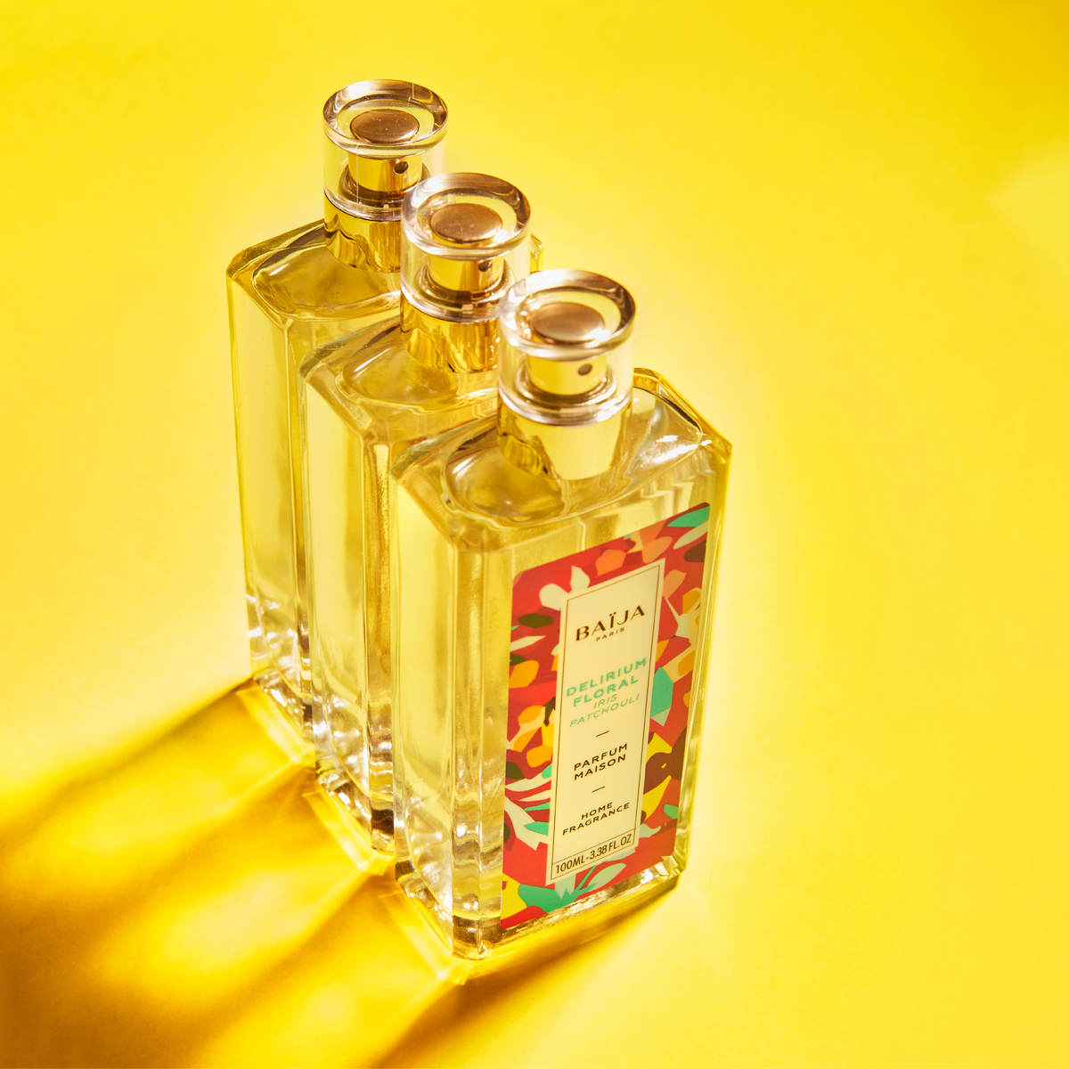 Notre parfum maison Delirium Floral se diffuse dans toutes vos pièces, en seulement quelques vaporisations.<br data-mce-fragment="1">Travaillé en collaboration avec les meilleurs parfumeurs, il libère d'irrésistibles notes d'Iris, de Patchouli et d'Ambre.