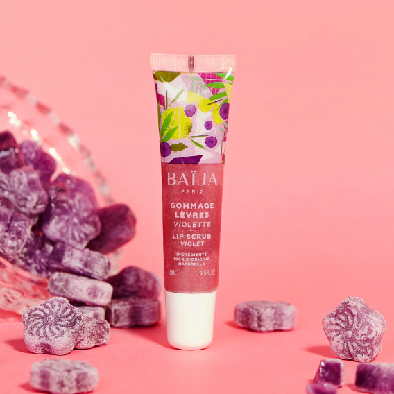 Gommage pour les lèvres violette