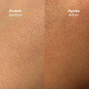 Zoom sur la peau avant et après application d’une brume pailletée autobronzante, montrant un teint plus hâlé, lumineux et délicatement irisé.