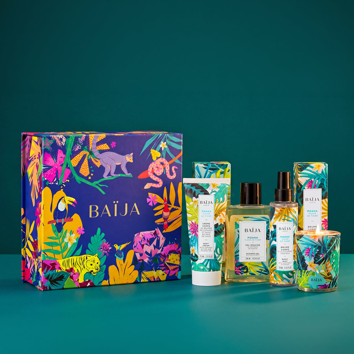 Coffret cadeau Baïja Moana fleur de tiaré comprenant crème corps, gel douche, brume parfumée et bougie dans un univers tropical vibrant et sensoriel