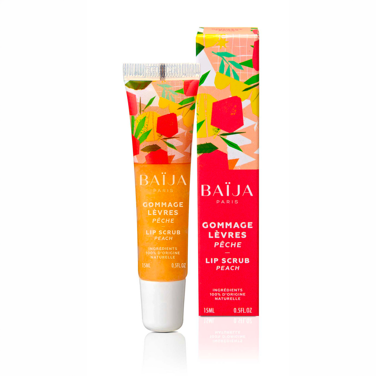 Gommage pour les lèvres à la pêche de Baïja, formulé avec des ingrédients 100 % d'origine naturelle. Présenté dans un tube orangé de 15 ml avec bouchon blanc, accompagné de son étui rose vif assorti. Le packaging gourmand est décoré de motifs géométriques et fruités dans des tons pêche, rose, jaune et vert. Les deux éléments sont photographiés de face sur fond blanc.