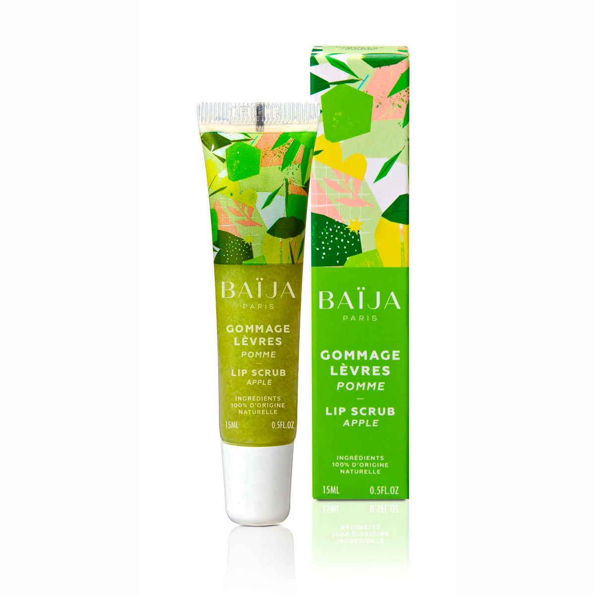 Gommage pour les lèvres à la pomme de Baïja, composé d'ingrédients 100 % d'origine naturelle. Présenté dans un tube vert de 15 ml avec bouchon blanc, accompagné de son étui vert vif. Le packaging est décoré de motifs fruités et végétaux aux nuances de vert, jaune et rose.