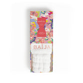 Coffret démaquillage Baïja Sweet Sunday comprenant un bandeau visage et des manchettes blanches réutilisables pour la routine beauté