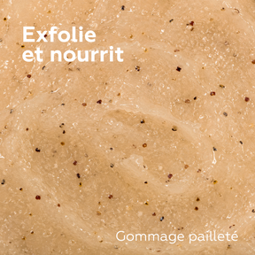 Texture du gommage corps crémeux Baïja à l’huile de buriti, aux grains exfoliants, pour une peau douce et nourrie.